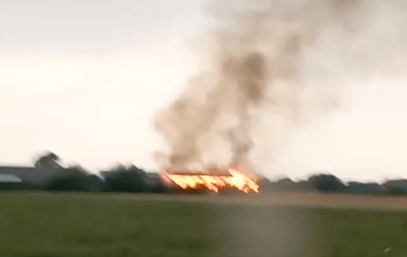 Incendiu la o fermă din Timiș. Pompierii nu exclud să fi fost provocat de un fulger