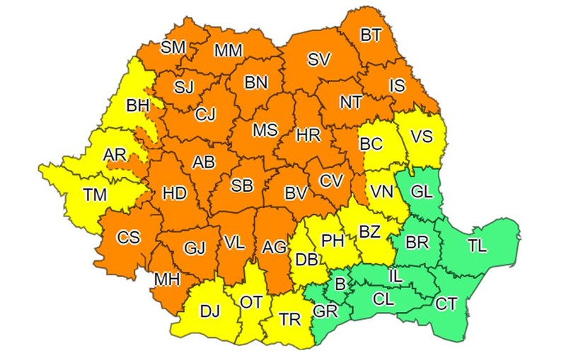 Cod portocaliu și cod galben de vijelii și caniculă în aproape toată țara, până joi