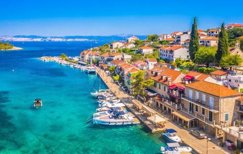 O țară din Europa impune noi reguli pentru turiști de la 1 iunie: limită de timp pentru consumul de alcool, amenzi mai aspre și cazări mai scumpe