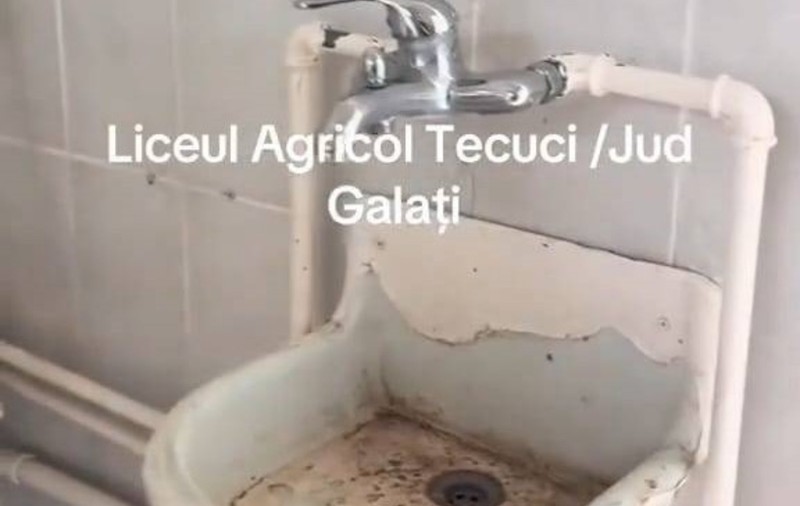 Mizerie de nedescris la Colegiul Naţional de Agricultură din Tecuci. DSP Galați a amendat conducerea școlii