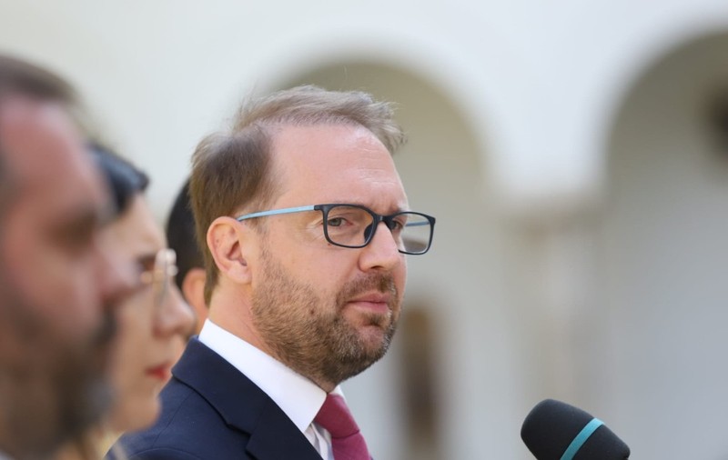 Liderul USR, Dominic Fritz, a declarat joi, după consultările cu președintele României, Nicușor Dan, că partidul său este gata să contribuie la soluționarea crizei politice actuale. Sursă foto Libertatea.ro