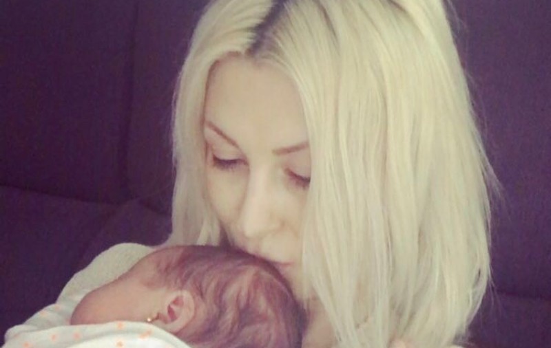 Andreea Bălan nu își poate pupa fetița. “Mi-e ciudă”. Ce a pățit artista