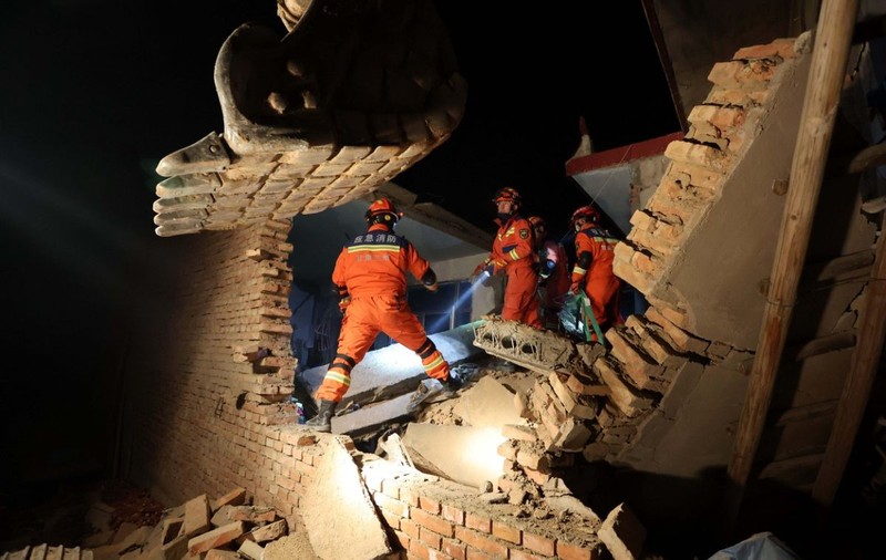 Cutremur de 7,1 grade în China, la granița cu Kârgâzstan. Mai multe persoane rănite, case distruse