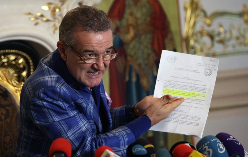 Gigi Becali, blocat de către UEFA. ^Latifundiarul nu își poate lua ”jucăriile” când vrea de la FC Steaua București