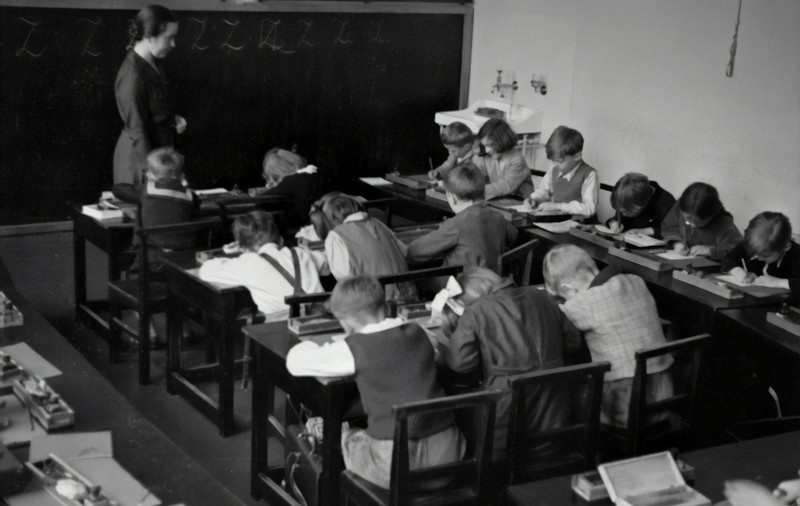 Index salarial – Cât câștigă angajații din sistemul privat de învățământ: între 4.000 și 5.500 de lei pentru o educatoare și până la 9.000 de lei pentru un profesor de ciclu gimnazial sau liceal