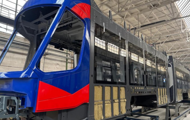 Transport public modern în Oradea. În 2025 vor ajunge 9 tramvaie noi și 30 de autobuze electrice, finanțate din fonduri europene