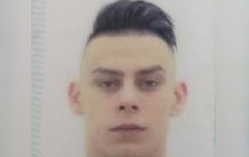 Bărbatul care ar fi comis jaful de la o sală de jocuri de noroc din Caracal, dat în urmărire națională