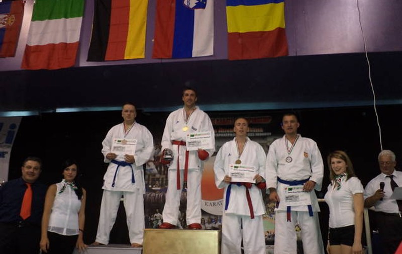 Karatiştii români s-au întors cu trei medalii din Italia