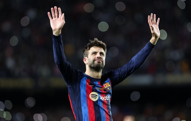 Gerard Pique și-a oficializat relația cu Clara Chia Marti. Reacția fanilor pe Instagram: „Nimeni nu o întrece pe Shakira”