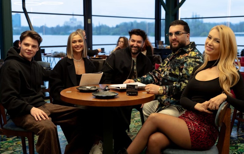Anunțul făcut după ce Smiley, Tzancă Uraganu, Andreea Bălan și Iuliana Beregoi au fost surprinși împreună la masă: „Concep un plan”
