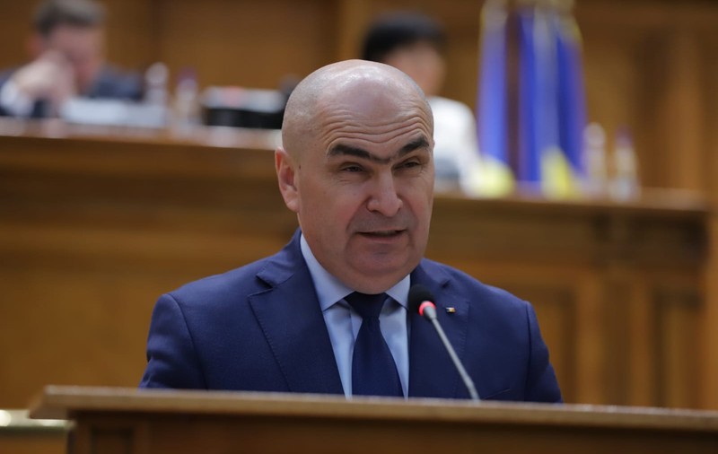 Ultima lege care vizează educația, dată de Ilie Bolojan înainte de a fi demis prin moțiune de cenzură: deblocarea primei de carieră didactică