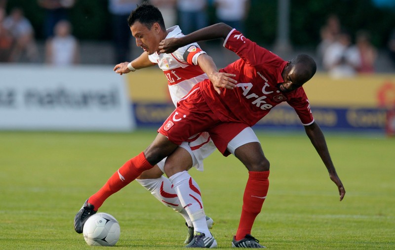 Ultimele detalii despre venirea lui Gebhart la Steaua! Noul ”Bad Boy” al campioanei chiar e băiat rău. De ce a primit 11 luni de închisoare cu suspendare. Ce probleme mai are Gebhart, pe cât va semna și ce bani va lua. Alege mereu numărul 13