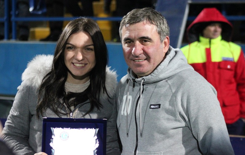 Elogii pentru Simona Halep. Hagi îi ține pumnii strânși: ”Merită să câştige trofeul”