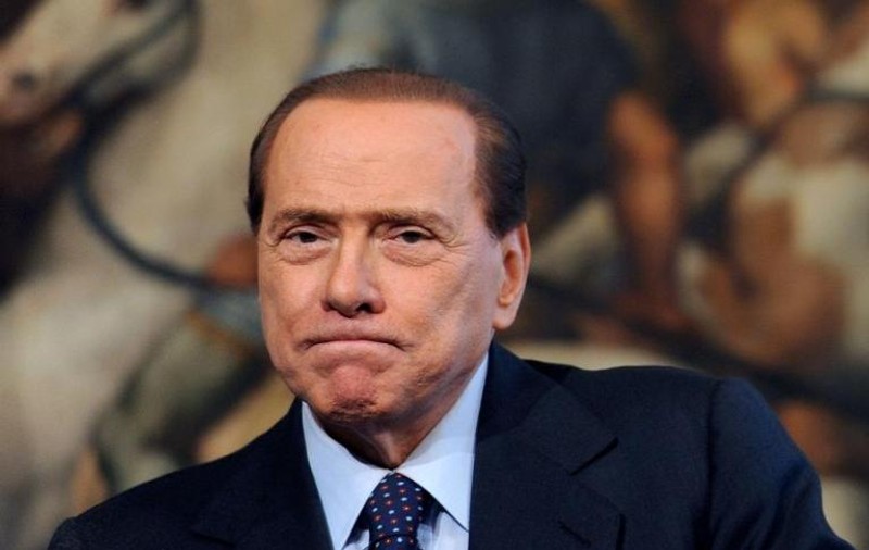 Cine îl mai crede? Berlusconi susţine că petrecerile cu prostituate erau "concursuri de teatru"