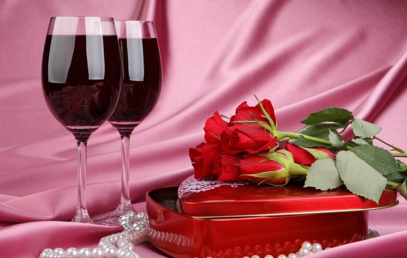 Și-a permis să cumpere doar o floare de Valentine’s Day și s-a ales cu dosar penal. Ce a decis instanța în cazul tânărului îndrăgostit din Brăila