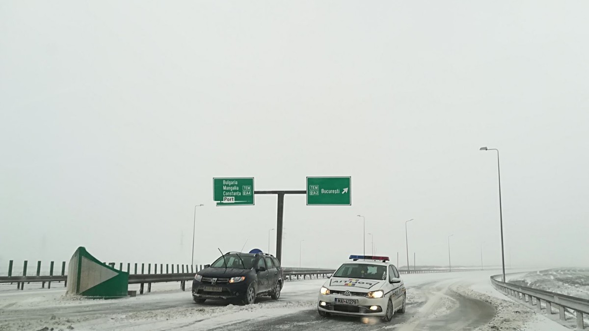 Circulaţie oprită pe A2, din cauza utilajelor de deszăpezire