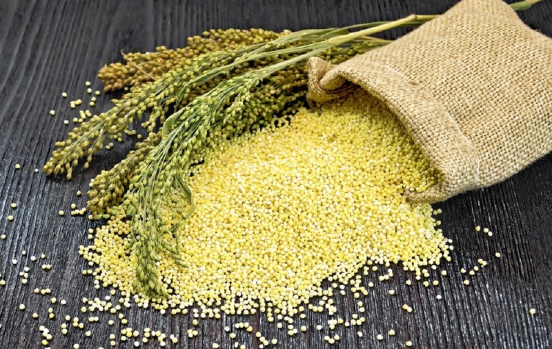 Meiul: beneficii, utilizări și motivele pentru care merită introdus în alimentație