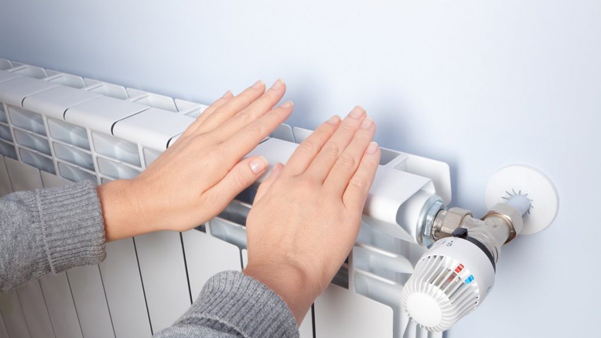 Locuitorii din Bucuresti ar putea ingheta la iarna daca Primaria lui Nicusor Dan nu plateste datoriile la Termoenergetica. Foto: Shutterstock