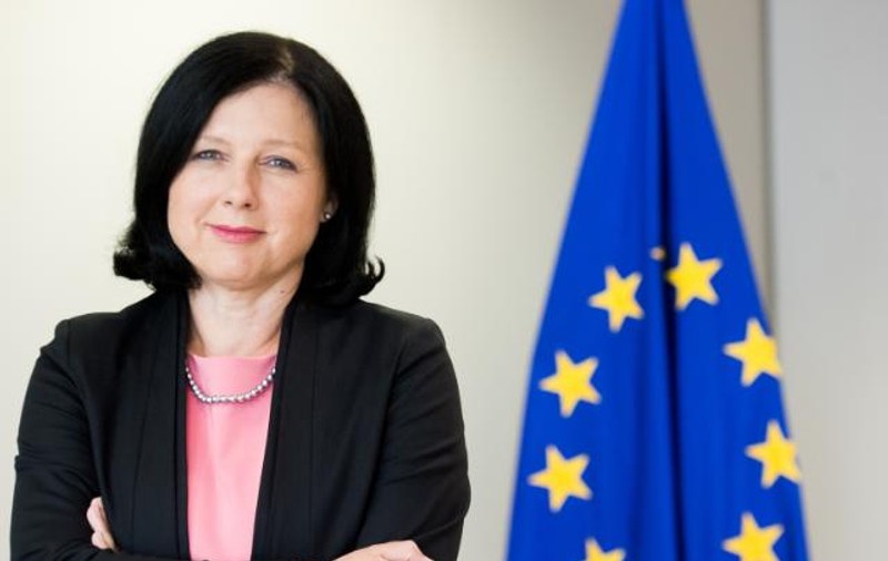 Comisarul european pentru justiție, Vera Jourova, așteptată la marșul LGBT Pride de la Viena