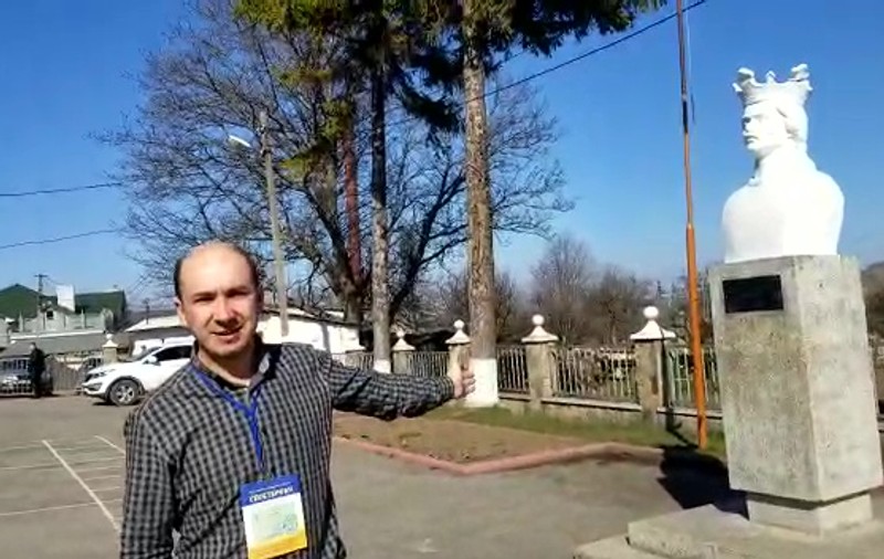 VIDEO/ Libertatea a fost în satul cu 98% români din Bucovina. "Ce vrem de la alegeri? Să se termine cu războiul"