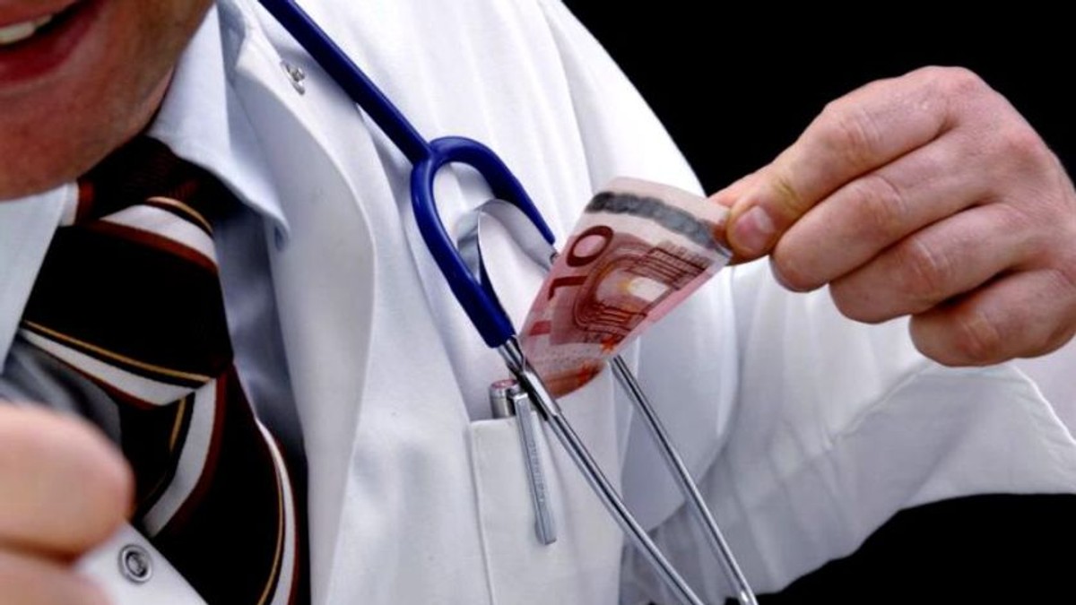 Sorina Pintea vrea să trimită pacienți "sub acoperire" în spitale pentru a identifica medicii care cer șpagă