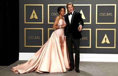 Regina King și Brad Pitt