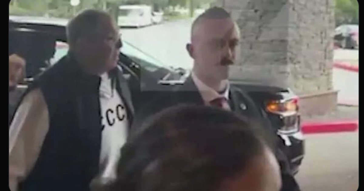 Serghei Lavrov poartă o bluză inscripționată URSS Captură X @Ellunes