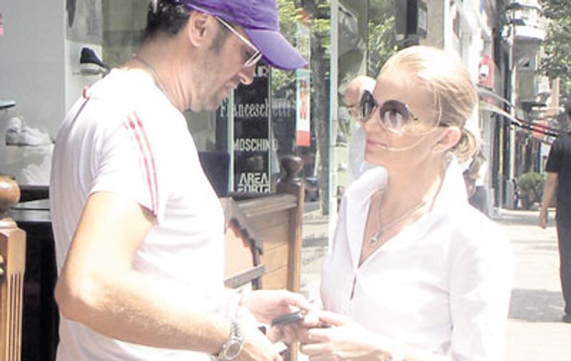 Bote, cine e blonda?