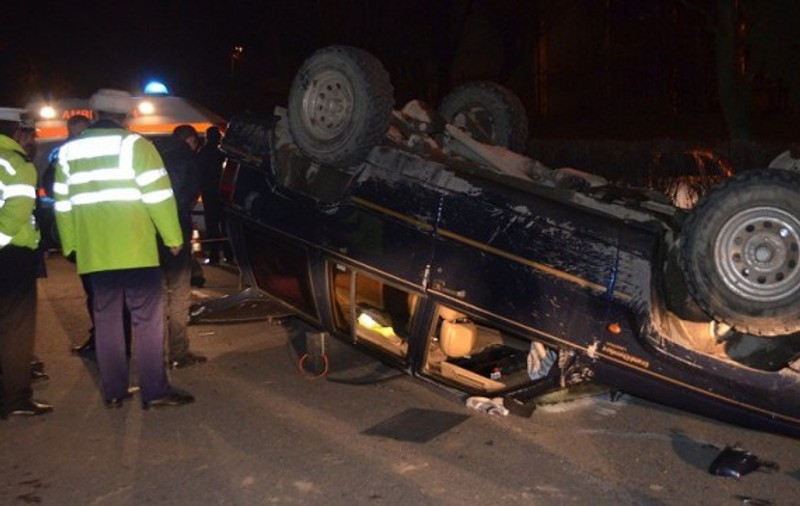 INCREDIBIL! Şi-a abandonat fiica însărcinată pentru a scăpa de poliţişti!