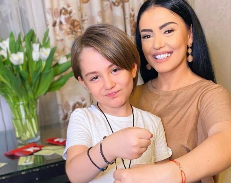 Andreea Mantea și-a mutat băiatul de la școală, după ce a fost bătut de colegi: „Vreo două săptămâni tot venea vânăt acasă”