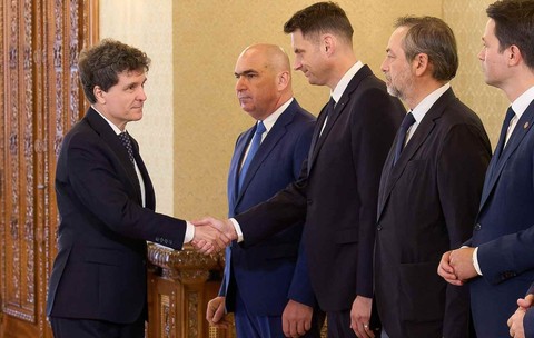 Patru luni fără guvern cu puteri depline. Cronologia crizei politice din România după demiterea premierului Ilie Bolojan