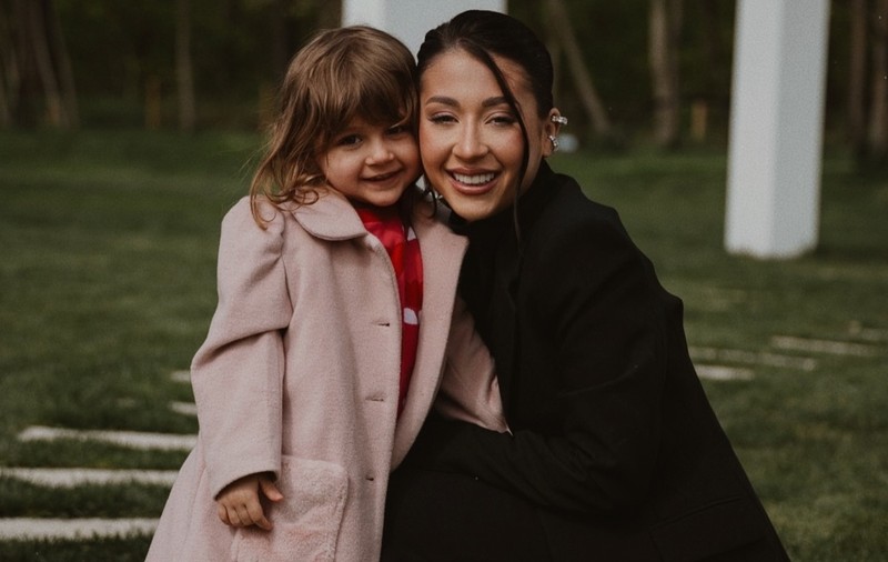 Ce educație îi oferă Nicole Cherry fiicei sale, Anastasia: „Să știe că sunt și prietena ei, dar și mama ei”. Cum s-a schimbat de când a devenit mamă
