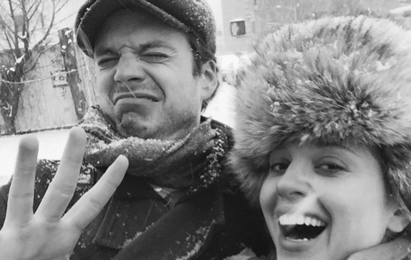 Sebastian Stan renunță la burlăcie? Uite cine i-a pus inima pe jar!