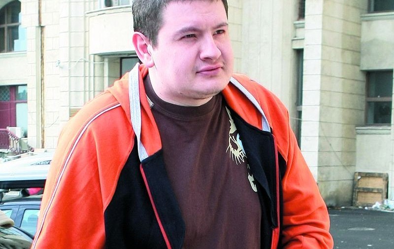"Monstrul", dator vândut la banci