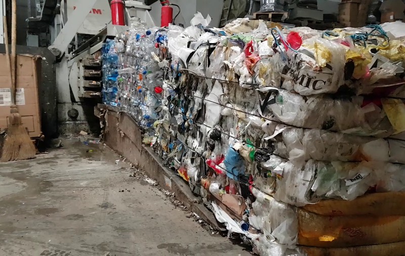 UPDATE. Ce prevede Ordonanţa privind gestionarea deşeurilor: Comercianții vor plăti 0,5 lei pentru fiecare ambajaj reutilizabil