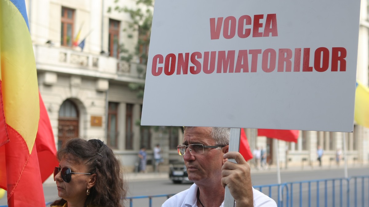 Protest la Ministerul Agriculturi, față de pesta porcină africană. Foto de la protestul de la Ministerul Agriculturii, din 23 august, în legătură cu măsurile luate împotriva pestei porcine africane