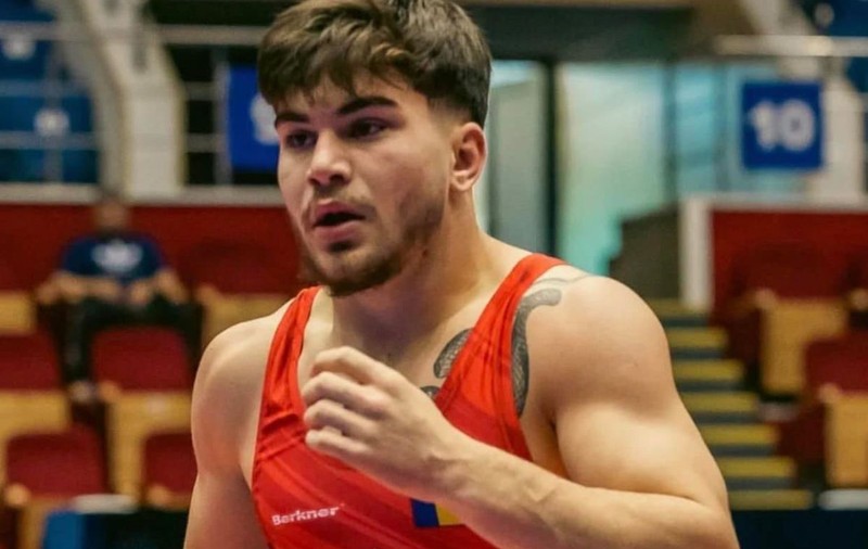 Igor Botez, campion național de lupte, a snopit în bătaie un bărbat, într-un club de noapte din Bacău, și a fost reținut 24 de ore