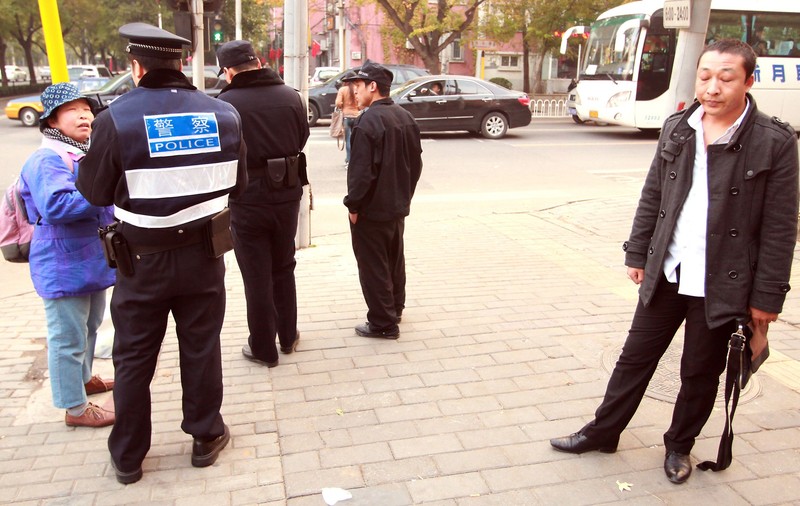 8 morţi şi un rănit în China, într-un atac cu cuţitul la Xiaogan. Suspectul, care și-a ucis și mama, a fost prins