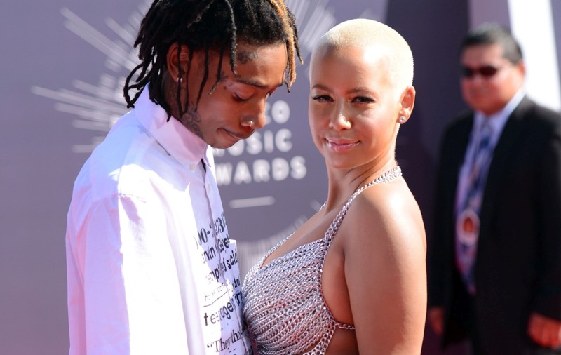DIVORŢEAZĂ DUPĂ O CĂSĂTORIE DE UN AN! Modelul Amber Rose şi rapperul Wiz Khalifa au decis să meargă pe drumuri separate