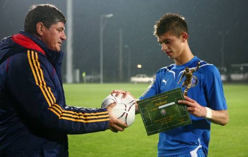 Steaua scapă de un Tănase, dar își aduce alt Tănase
