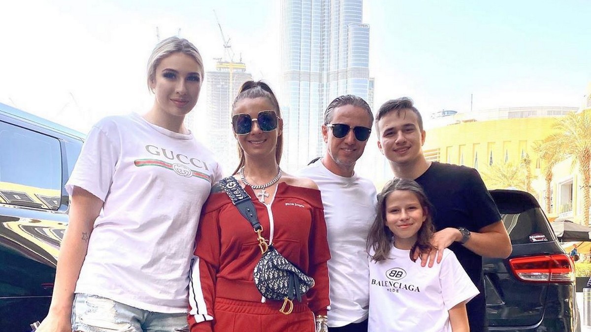 Imagine de familie. Sarah, Anamaria, Laurențiu, Luca și Laur jr.