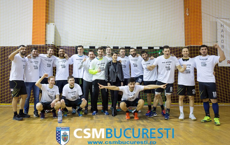 Sorana Cîrstea a dat tenisul pe handbal. A 37-a jucătoare a lumii i-a vizitat ”la lucru” pe vicecampionii României, băieții de la CSM București