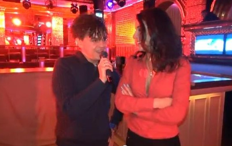 Designerul Adrian Haiduc, reporter trăsnit la un concurs de frumuseţe. Uite cum se ia de modele!