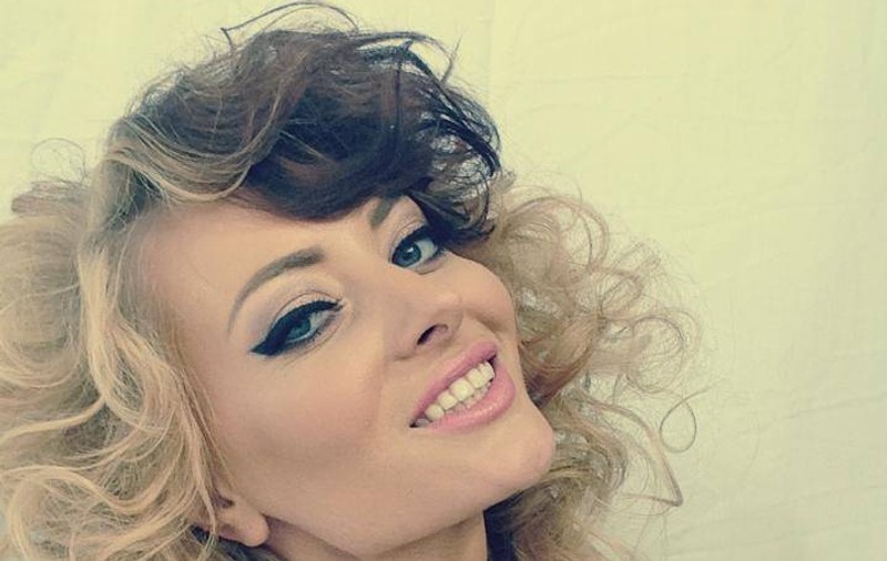 Delia, CE BUST GENEROS! Uite ce au văzut admiratorii ei în aceste poze | FOTO ÎN ARTICOL 