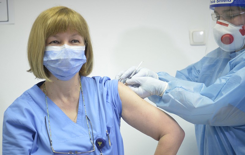 Peste 42.800 persoane imunizate în ultimele 24 de ore. Câte au primit a treia doză de vaccin anti-Covid