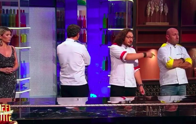 Derapaj în emisiunea "Chefi la cuțite" de la Antena 1: "Trebuie să te pui în genunchi în piață și să te împuște Scărlătescu în ceafă"