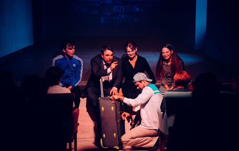Teatru/Nunta lui Decebal (Teatrelli) – plecări fără întoarceri și rămâneri în eclipsă