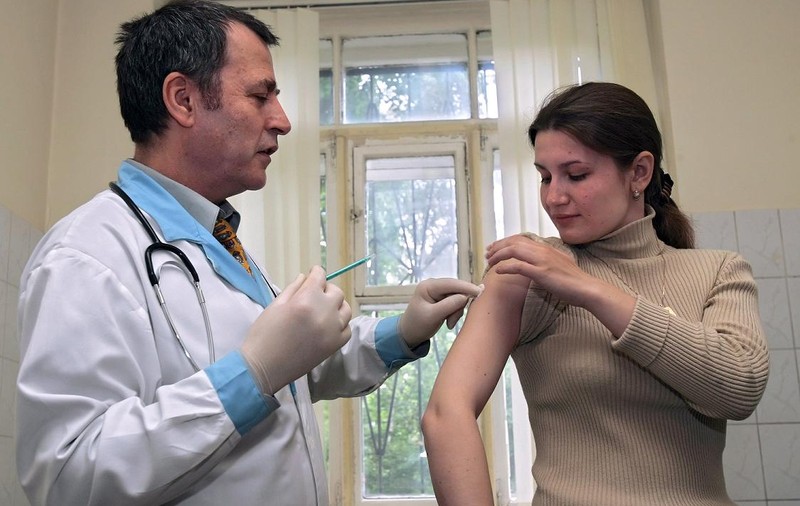 Vaccinul antigripal ar trebui injectat direct în plămâni
