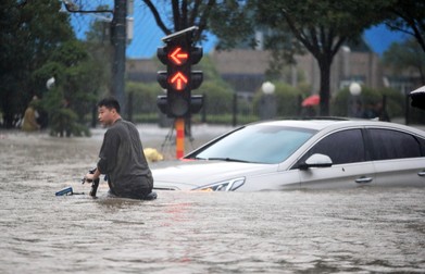 Aproape 400 de oameni au murit în urma ploilor puternice din provincia Henan, din iulie 2021 | Foto: EPA