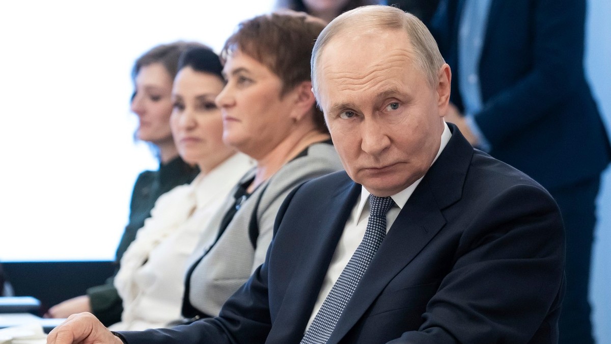 Vladimir Putin la o întâlnire cu văduve ale unor soldați ruși uciși în Ucraina Foto: Profimedia